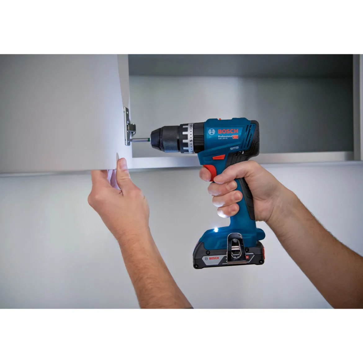 Bosch ProfessionalAkku-Bohrschrauber GSB 18V-45 mit Akku und Ladegerät