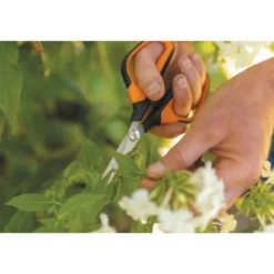 Fiskars Gartenschere Solid Micro-Tip SP130