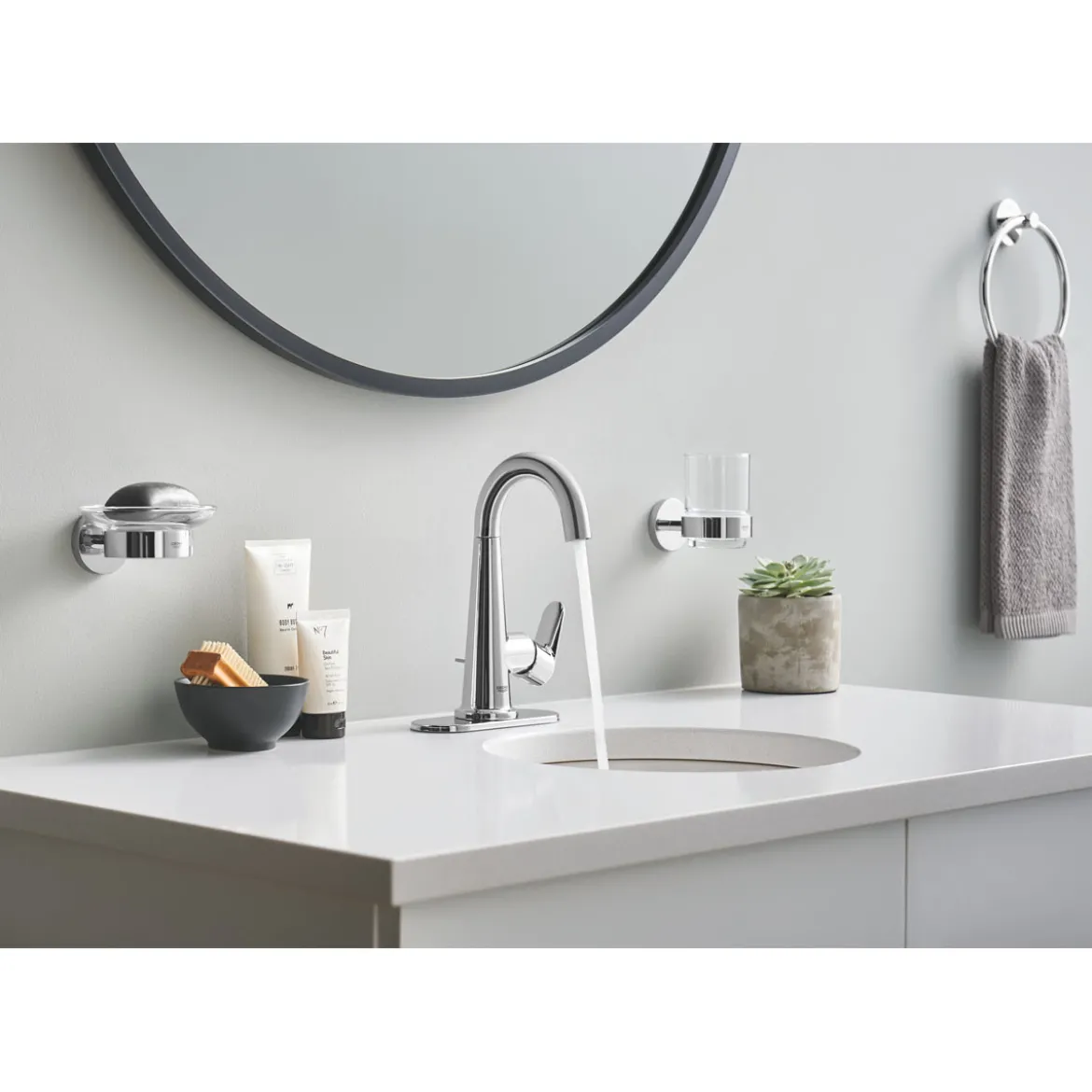 Grohe Halter mit Glas Essentials silber 10,6 x 9,9 cm