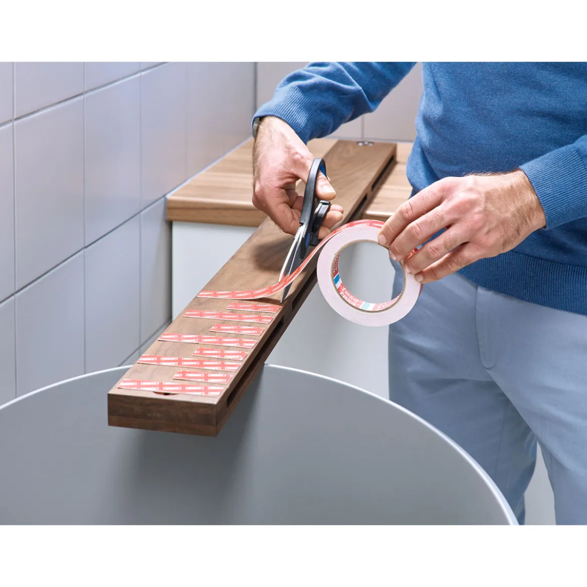Tesa Montageband für Fliesen 5 m x 19 mm feuchtraumbeständig